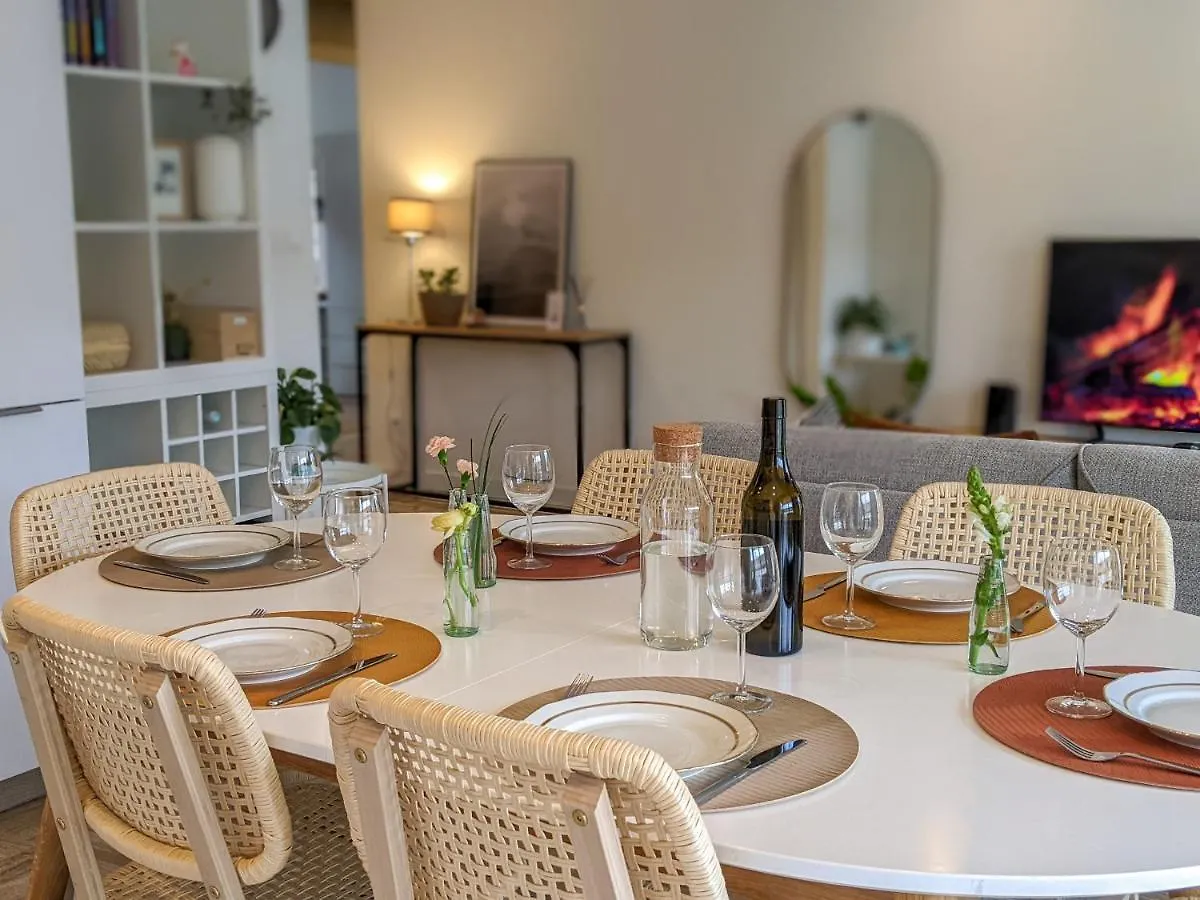 Apartment Reverie Urbaine 3 Etoiles - 3 Chambres, Plein Centre, Moderne, Tout Equipe Annecy