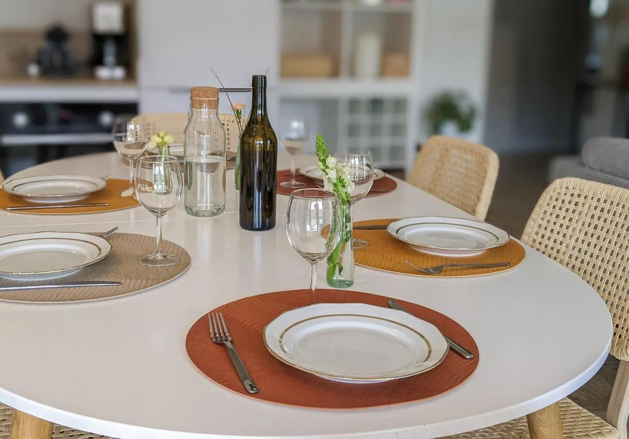 Apartment Reverie Urbaine 3 Etoiles - 3 Chambres, Plein Centre, Moderne, Tout Equipe Annecy France